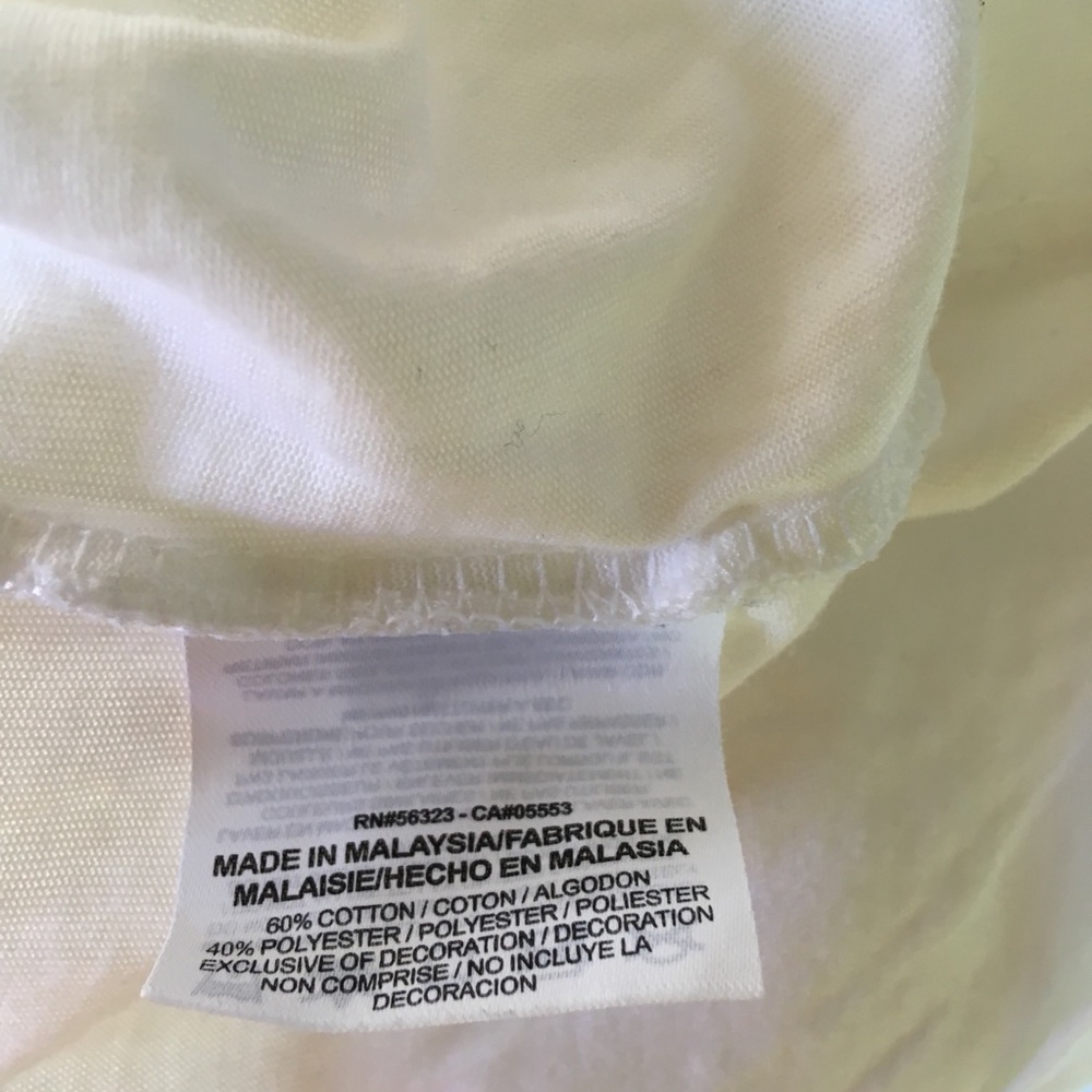 3/$25 Nike V-neck White Women t shirt size M - Picture 6 of 7